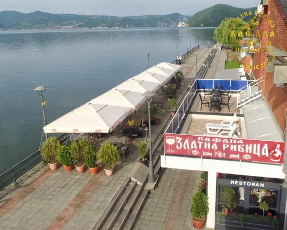 Zlatna Ribica Apartman Galambóc Kültér fotó