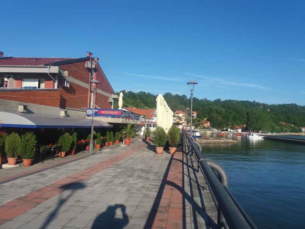 Zlatna Ribica Apartman Galambóc Kültér fotó